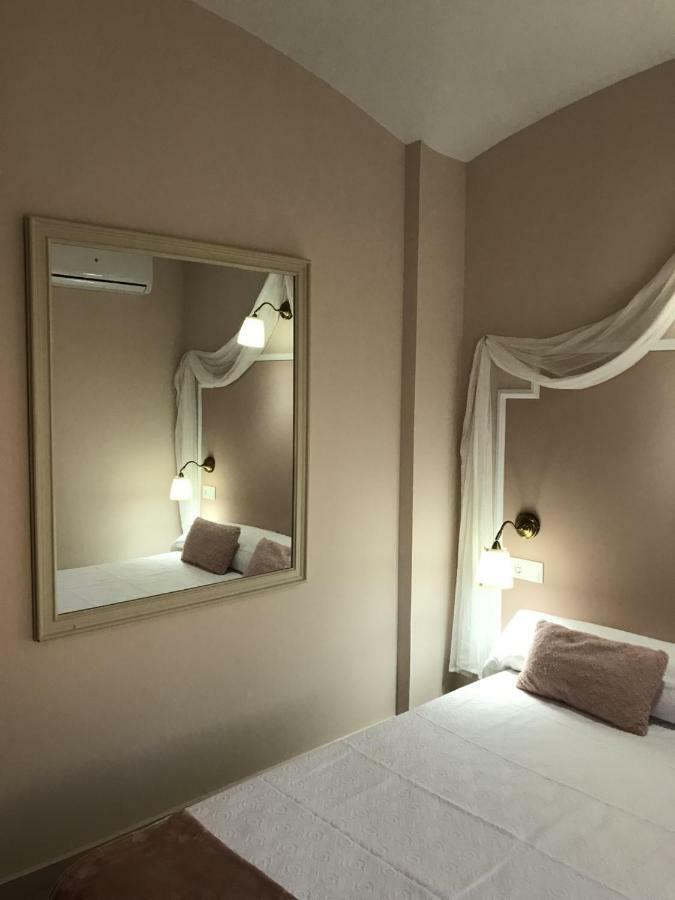 Emperador Augusto Hotel Мерида Екстериор снимка