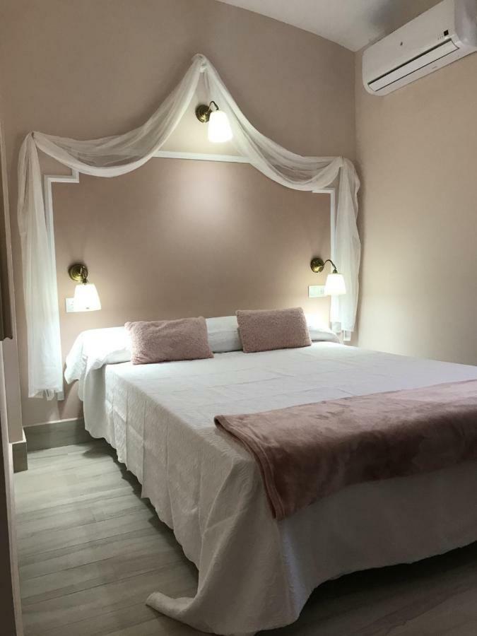 Emperador Augusto Hotel Мерида Екстериор снимка