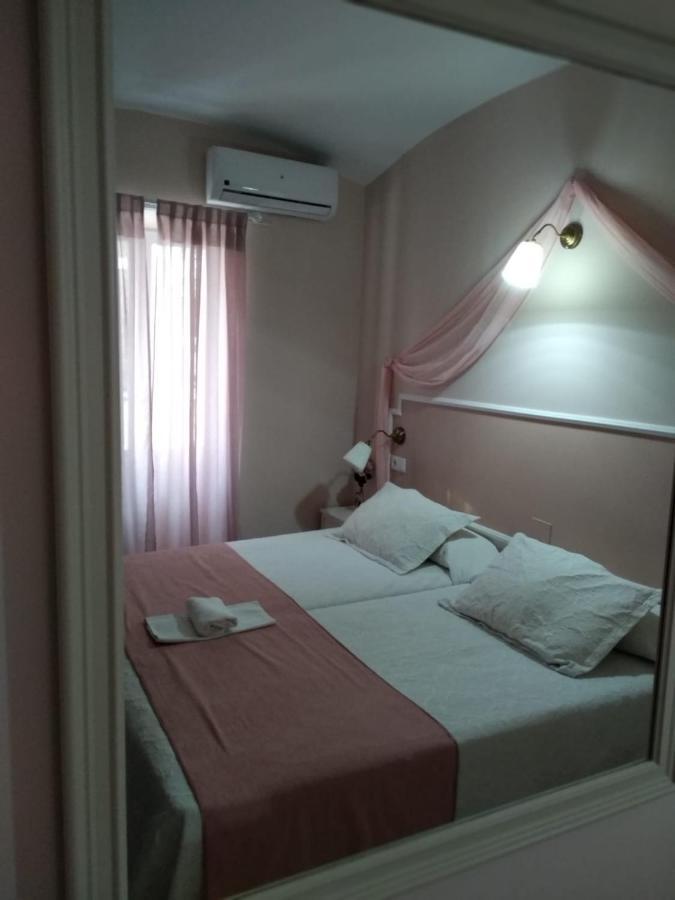 Emperador Augusto Hotel Мерида Екстериор снимка