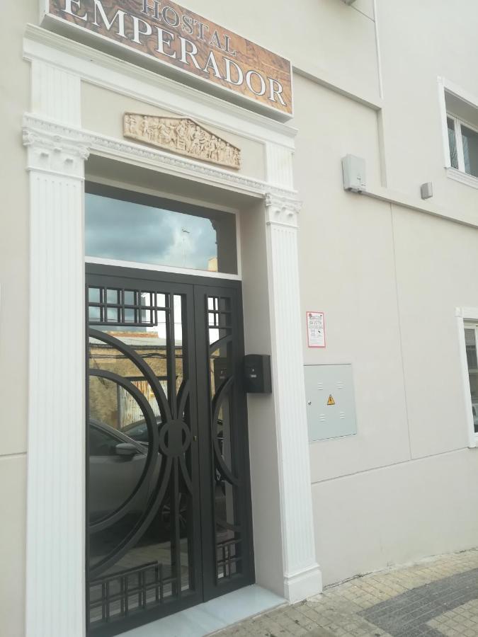 Emperador Augusto Hotel Мерида Екстериор снимка